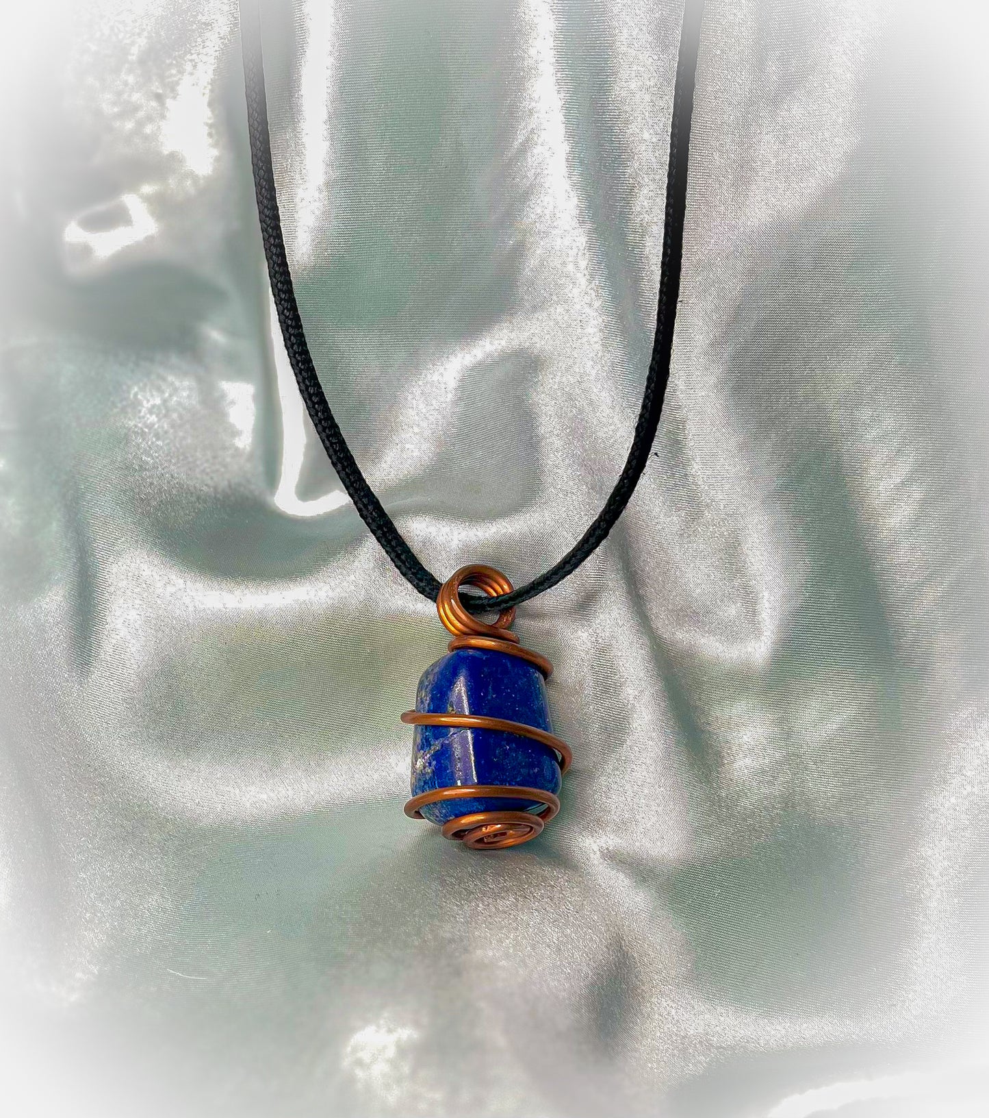 Lapiz Lazuli (Healing & Wisdom)